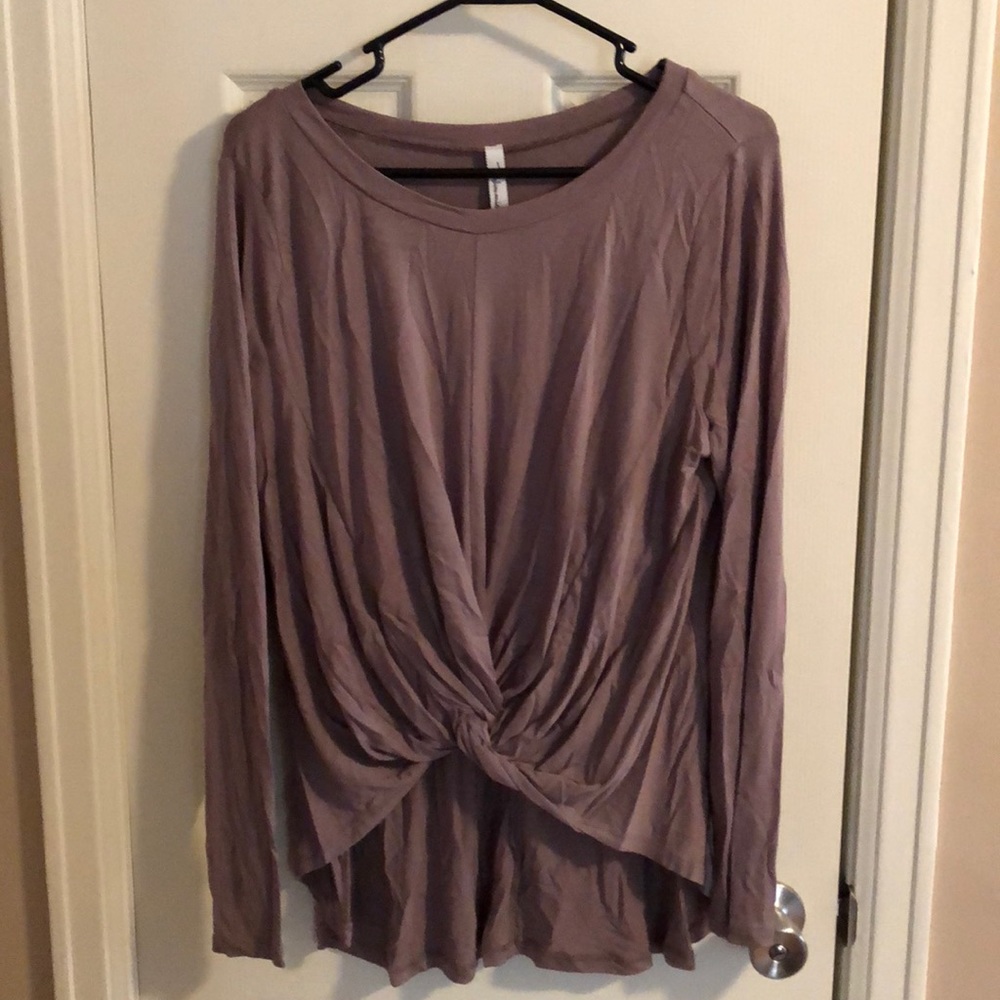 Hi-Lo Top - Picture 3 of 5